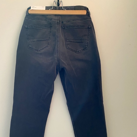 NWT American Eagle mom jeans - Picture 3 of 7